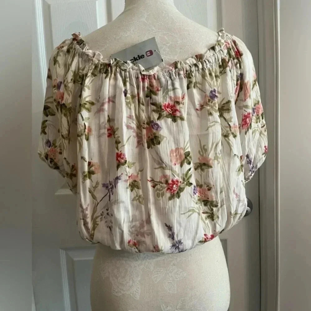 Angie Floral Buckle Top Brand New with Tags Size Small - Picture 5 of 8